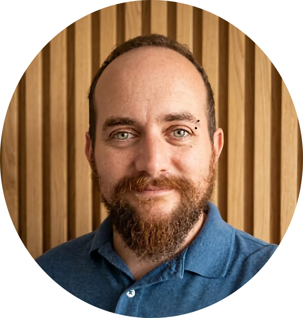 Portrait de Julien Jacquiere, fondateur de Direct Habitat 66